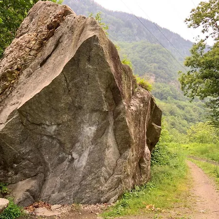 Дом отдыха Nano Chalet - Family And Boulder Friendly Chalet